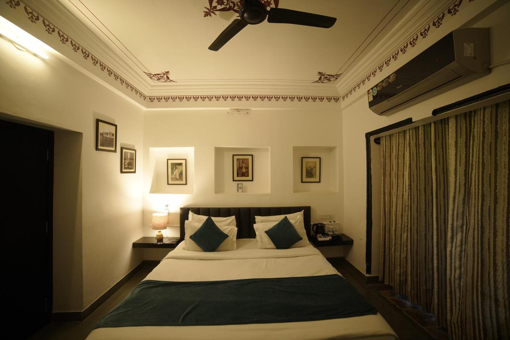 Hotel Udai Niwas By The Lake Udaipur Exterior foto